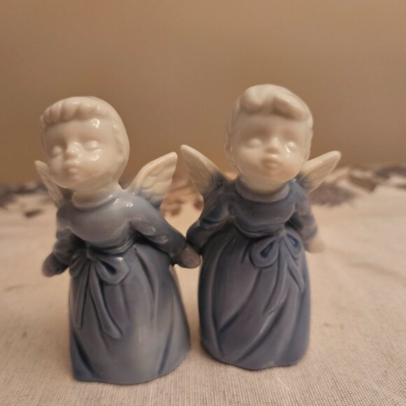 Vintage Blue and White Glaze Kissing Angels - Picture 2 of 9